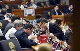 La Cámara de Diputados, en sesión ordinaria, sancionó ayer el proyecto que duplica el tope de déficit para el presupuesto vigente.