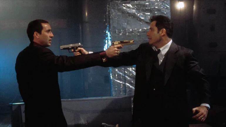 Nicolas Cage y John Travolta en "Contracara" (1997).