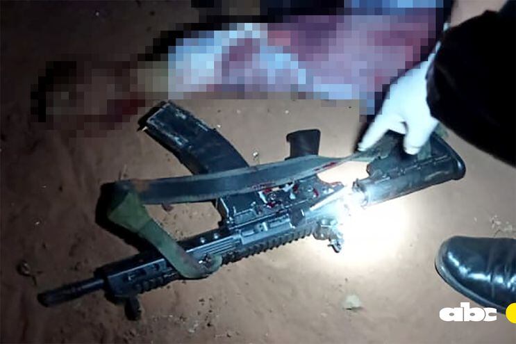 Una de las armas que fue utilizada por delincuentes abatidos en Canindeyú