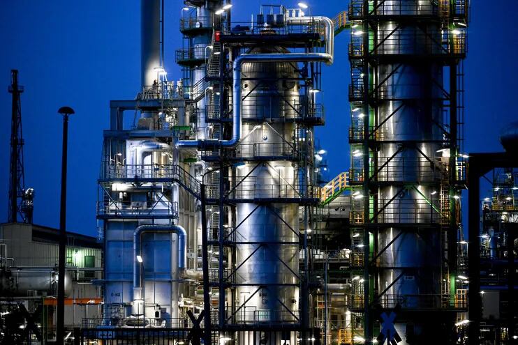 Refinería de petróleo en Schwedt, Germany. (EFE/EPA)