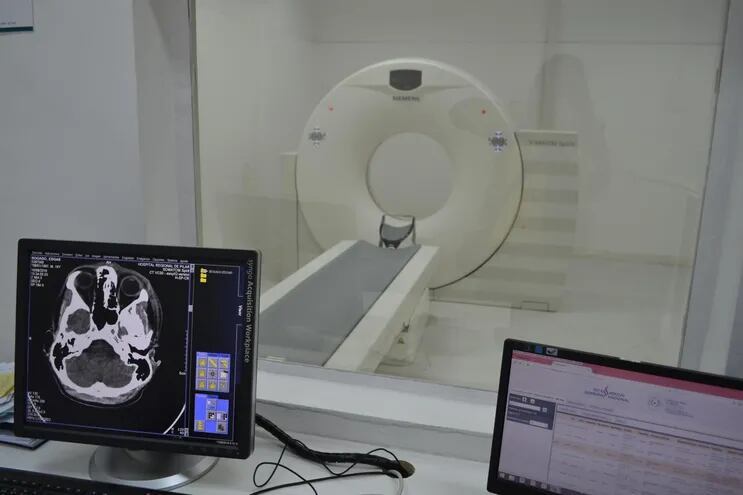 Un estudio tomográfico computarizado cuesta como mínimo G. 3.500.000 en el sector privado, según la denuncia de los pacientes.