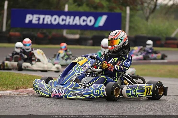 Alberto Benítez Bejarano (17) fue el mejor de la jornada sabatina en la categoría Rotax Junior Max.