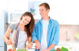 Hacer dieta en pareja, beneficia a la relación, ambos están en el mismo camino, juntos hacia un cambio a mejor, ya sea para perder peso o simplemente aprender a comer saludablemente.