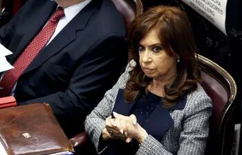 cristina-fernandez-de-kirchner-expresidenta-argentina-y-actual-senadora-enfrenta-8-causas-judiciales-archivo-195708000000-1812186.jpg