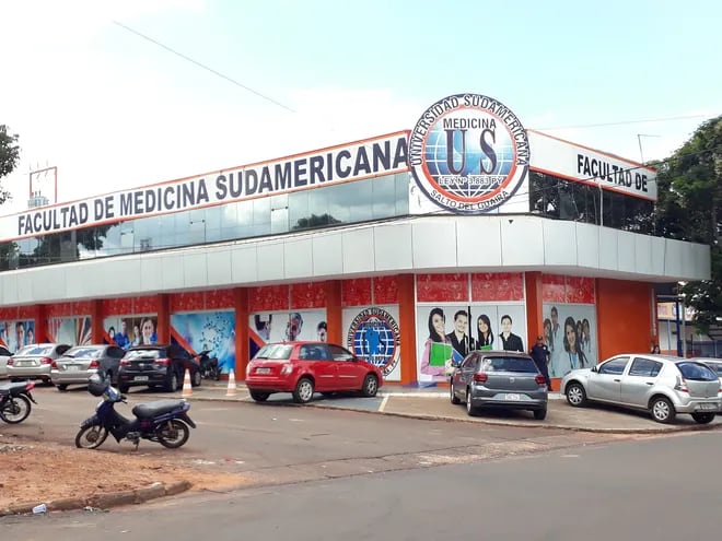 La Universidad Sudamericana, en la que supuestamente se recibió Rivas como abogado, ya no ofrece la carrera. Ahora apunta mayormente a brasileños que buscan estudiar medicina.