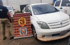 El automóvil localizado fue llevado a la base del Departamento de Investigaciones de Alto Paraná.
