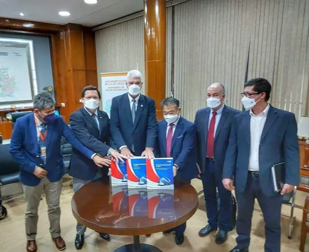 Delegación de Corea del Sur entregó ayer la propuesta final para el Tren de Cercanías a autoridades del país.