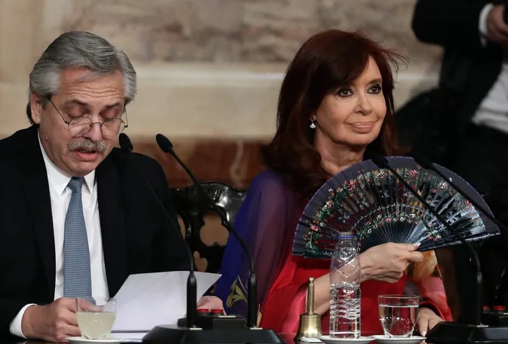 El presidente argentino Alberto Fernández junto a vicepresidente Cristina de Kirchner, su valedora política.