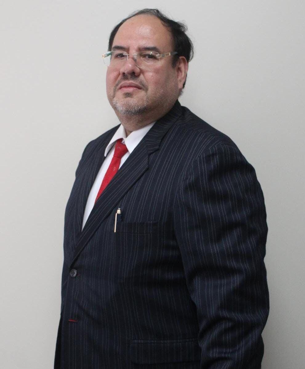 Abg. Ronald González Ferreira (51 años), se postuló a la Fiscalía General. 