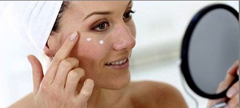 Para descongestionar un rostro cansado se necesita dormir bien, exfoliar la piel por lo menos una vez a la semana y usar productos adecuados al tipo de piel.