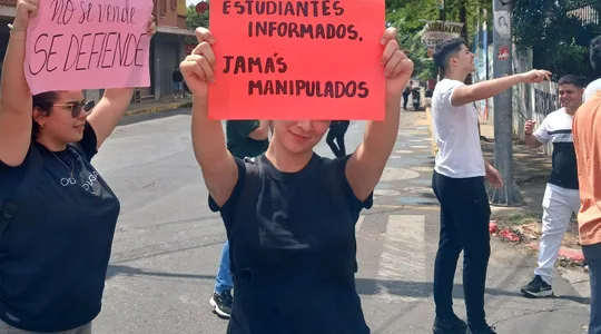 Ante las declaraciones de "Bachi" Núñez, demeritando las manifestaciones, los estudiantes y docentes llamaron a triplicar la presencia en las tomas de la UNA.