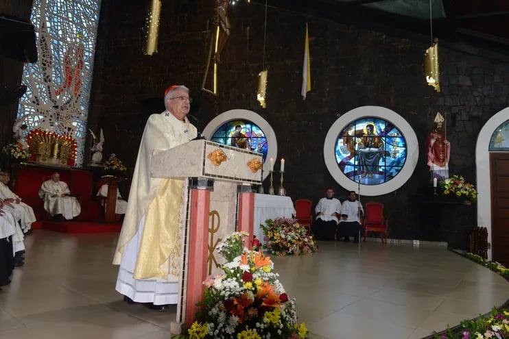 Cardenal Adalberto Martínez visita CDE -1
