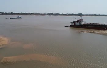 En este momento se registra la peor bajante del río Paraguay en 50 años. Pese a esto, se tardó para licitar el dragado.