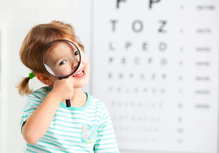 Los problemas en la vista pueden afectar el buen rendimiento escolar en los niños y adolescentes, por lo que se recomienda un chequeo antes de empezar las clases. No posponga la cita con el oftalmólogo.