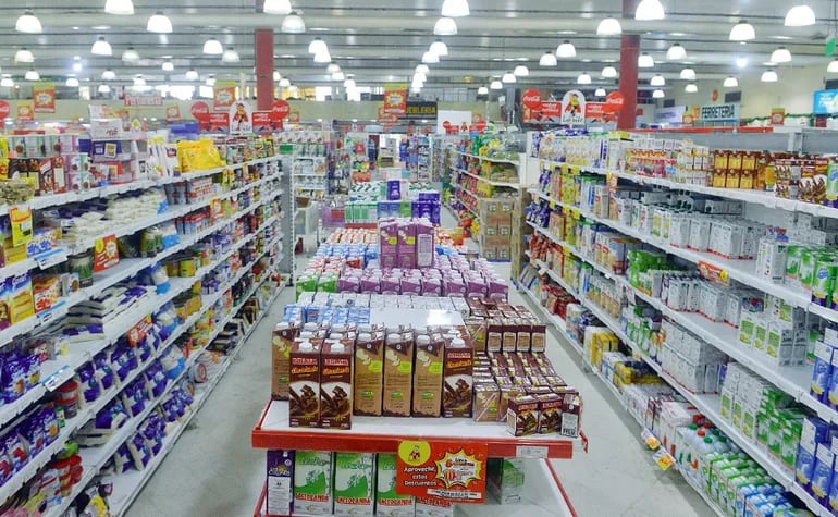Las restricciones   afectan las ventas. Las personas no pueden ir al supermercado después del  horario laboral.