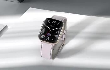 Este reloj inteligente se caracteriza por un diseño "elegante, minimalista y eficiente", que enmarca una pantalla de 1,75 pulgadas AMOLED con resolución HD y un revestimiento que evita las huellas dactilares.
