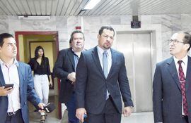 El acusado diputado Ulises Quintana (ANR) tuvo ayer otro revés en la Justicia en su intento de salir en libertad.