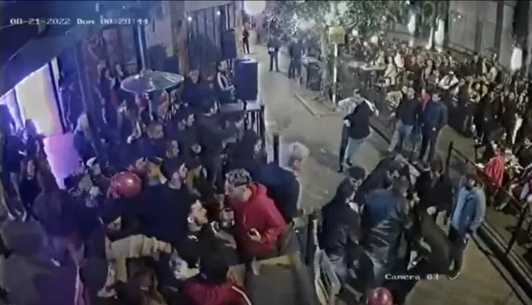 Un violento episodio se registró este fin de semana pasado en un bar del barrio Carmelitas de Asunción.