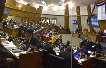 La Cámara de Diputados postergó ayer la mayoría de los temas más fuertes que tenían en el orden del día.