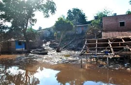 inundacion-deja-cuantiosas-perdidas-a-los-afectados-en-ciudad-del-este-190907000000-574034.jpg