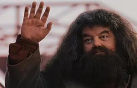 Robbie Coltrane en el papel de Rubeus Hagrid, en una de las películas de Harry Potter.