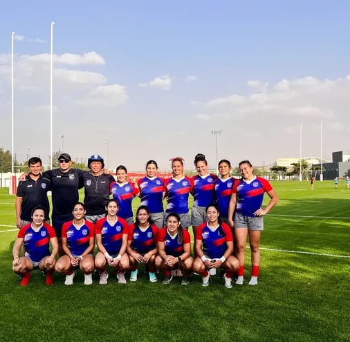 La delegación de las Yacaré que realizaron sus primeros ensayos en Emiratos Árabes Unidos en el World Rugby.