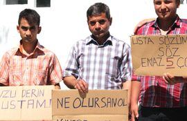 un-grupo-de-hombres-turcos-en-la-protesta-porque-mujeres-se-rehusan-a-sus-propuestas-de-matrimonio-rt-com--212030000000-1453803.jpg