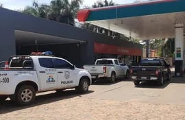 Una gasolinera ubicada en el casco urbano de Juan León Mallorquín fue el primer local allanado por los investigadores.