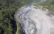 Fotografía aérea cedida por Petroecuador que muestra una zona erosionada por la cuenca del río Colca, a la altura de la localidad de Francisco de Orellana (Ecuador).