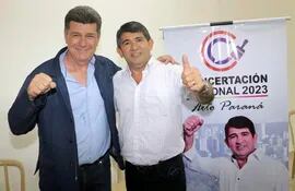 El candidato a gobernador de Alto Paraná Óscar González Drakeford junto con Efraín Alegre, presidenciable de la concertación.