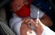 El expresidente de Brasil, Lula da Silva, recibe la vacuna anticovid. Sus causas ante la justicia siguen pendientes de la resolución del Supremo.