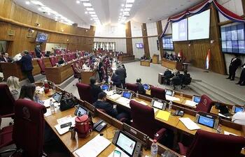 La Cámara de Diputados convocó hoy a sesión ordinaria a las 9:00.