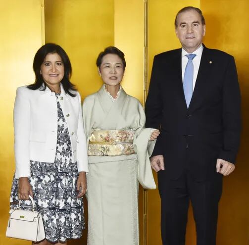 Adriana Arriola, la embajadora del Japón en Paraguay, Yoshie Nakatani y el Canciller Nacional, Julio César Arriola.