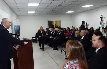 El presidente del Consejo Gustavo Miranda de la Magistratura se dirige al auditorio