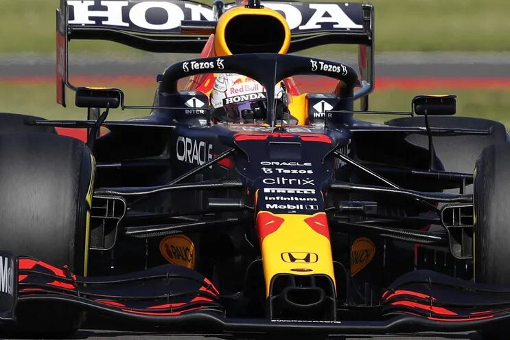 Max Verstappen se adjudicó la primera carrera esprint clasificatoria de la Fórmula 1 en Gran Bretaña (AFP).