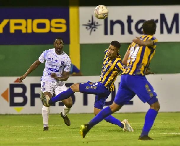 Luqueño y Sol jugaron un gran partido en el Feliciano Cáceres