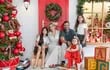 Familia feliz. Paola Maltese y Tjeerd Twijnstra con sus hijas Saskia, Rinske y Annick aguardan ansiosos la Navidad.