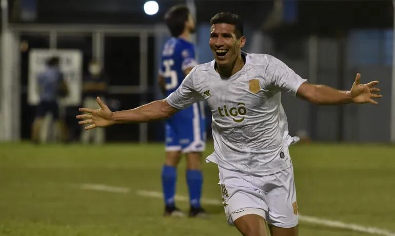 Marcos Cáceres hizo el segundo tanto de Guaraní, que significó el de la victoria.
