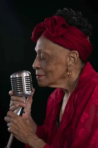 La cantante cubana Omara Portuondo celebró el reconocimiento al bolero.