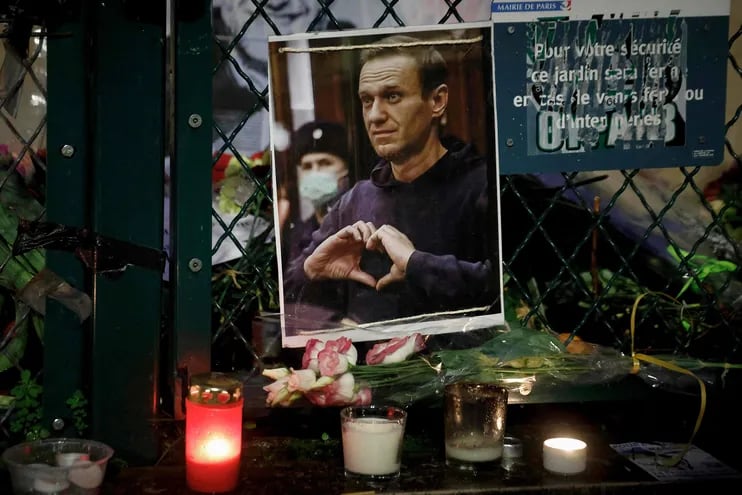 Un memorial para Alexéi Navalni.