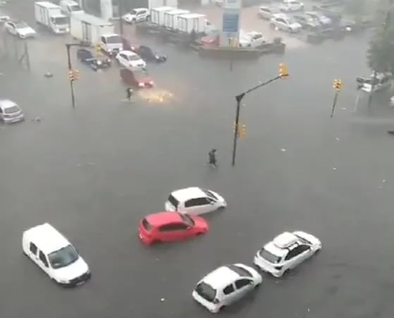 Uruguay: Montevideo está "bajo agua" luego de un intenso temporal que azotó la capital charrúa.