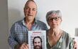 Claude Martin (64) y Patricia Martin (63) buscan a su hijo desaparecido, Mathieu. Según un testimonio, un hombre lo recogió en Paraguarí y lo bajó en la plaza Uruguaya de Asunción en octubre de 2018.