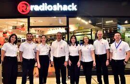 Radioshack volvió al Shopping Mariscal, con un moderno y sofisticado local.