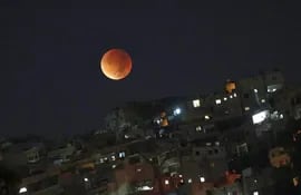 eclipse-lunar-en-damasco-140120000000-1382021.JPG