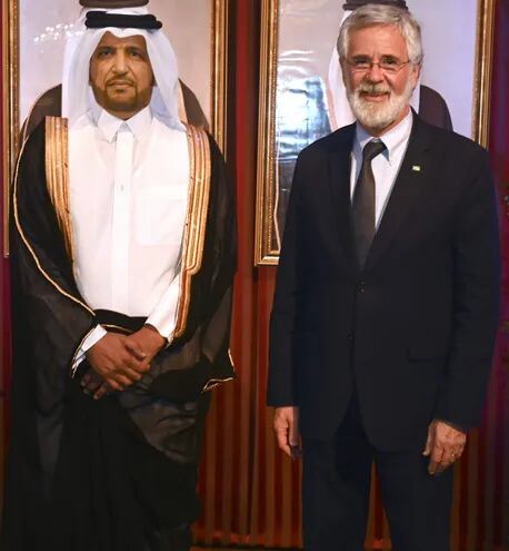 El encargado de Negocios de la Embajada del Estado de Qatar en la República del Paraguay, Saeed Hamad Al Marri y el embajador de Brasil, José Antonio Marcondes.