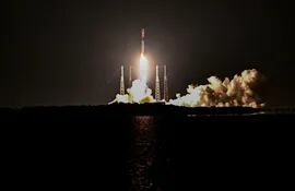 La empresa estadounidense SpaceX, que solicitó una autorización para desplegar hasta 42.000 satélites con el fin de brindar su servicio de Internet satelital Starlink, probablemente no necesitará poner tantos en órbita, dijo el lunes su director de operaciones.
