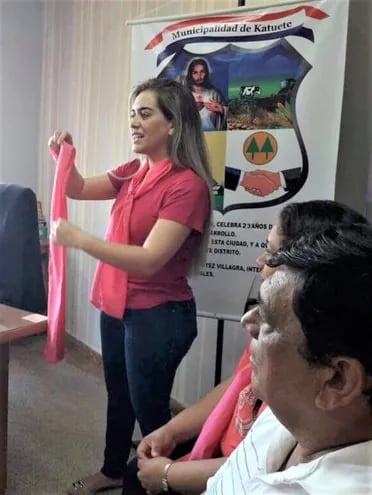 Carina Díaz Anastasio, concejala que reclama una banca en la Junta de Katuete