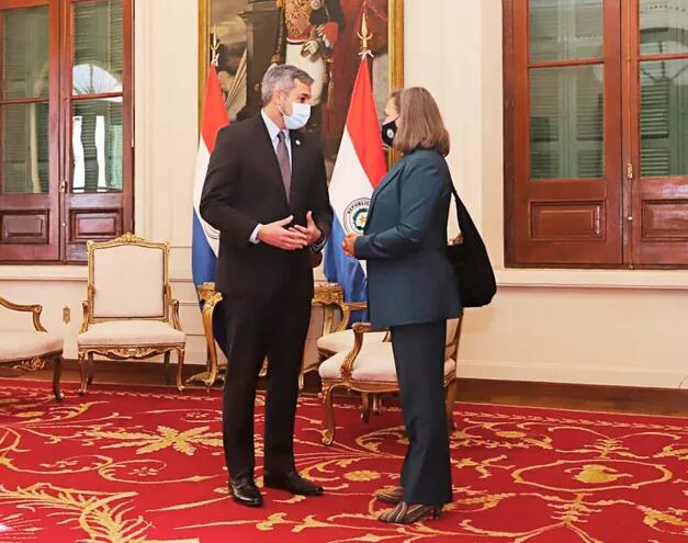 El presidente Mario Abdo Benítez conversó el lunes pasado con la subsecretaria de Estado norteamericana, Victoria Nuland, en Palacio de López.