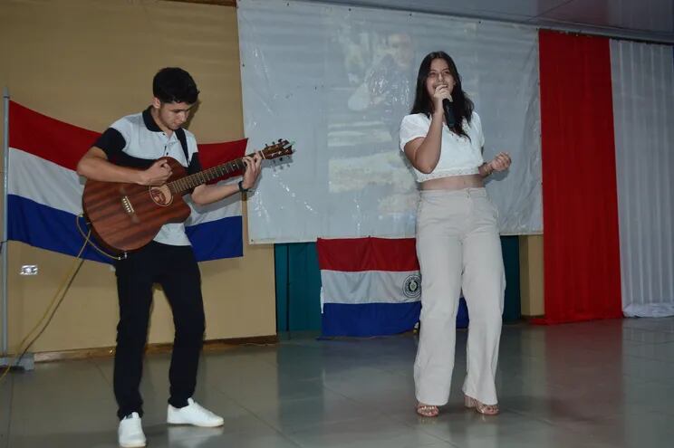 Todos los artistas participantes fueron jóvenes del municipio de Guayaybí