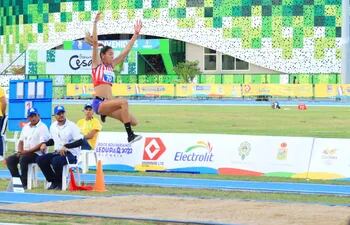 Ana Paula Argüello del Río (11/07/2003), debuta hoy en el Mundial Sub 20 de Atletismo con salto triple, en Cali, Colombia. Foto: @FPA